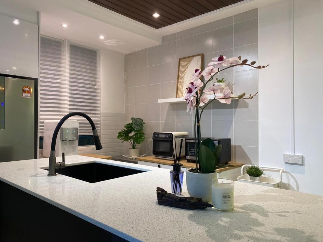 The Cotton Bleu Homestay كُوالا تيرينغانو المظهر الخارجي الصورة