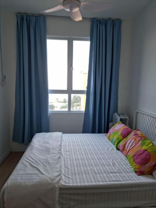 The Cotton Bleu Homestay كُوالا تيرينغانو المظهر الخارجي الصورة