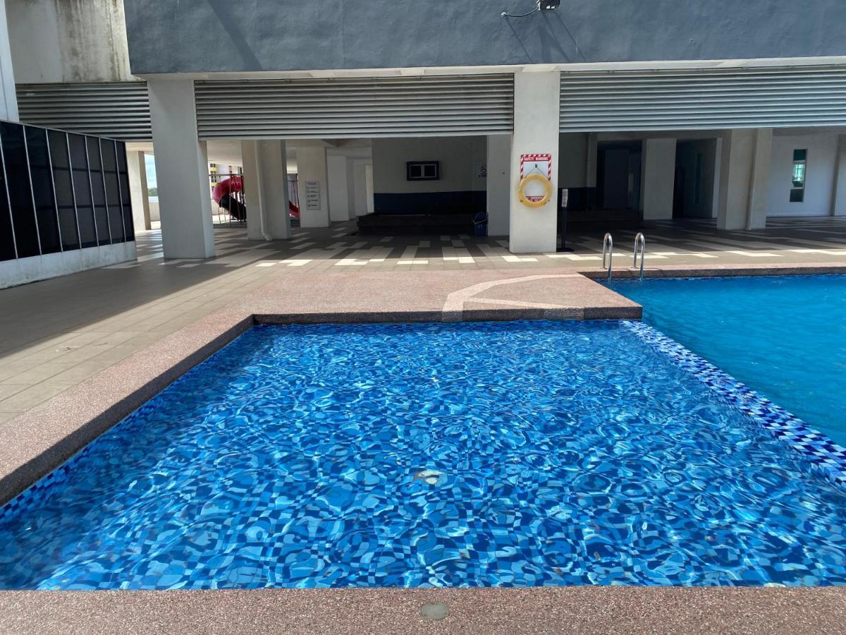 The Cotton Bleu Homestay كُوالا تيرينغانو المظهر الخارجي الصورة